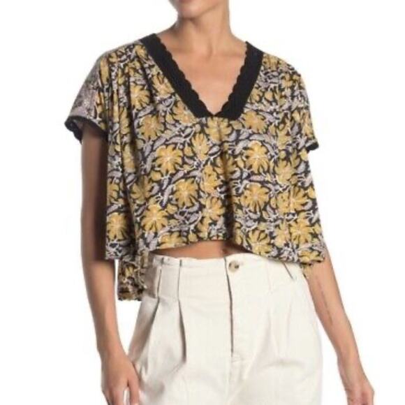 Free People Women's Floral Crop Top V-Neck Short Sleeve Size M NEW with TAG - Picture 1 of 16